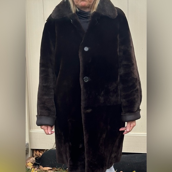 Fully Reversible Shearling Knee Length Coat - Picture 4 of 5
